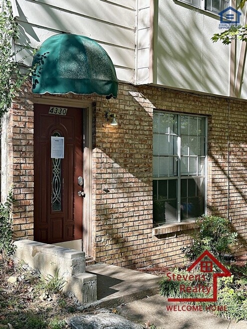 Building Photo - 4330 Wilson St