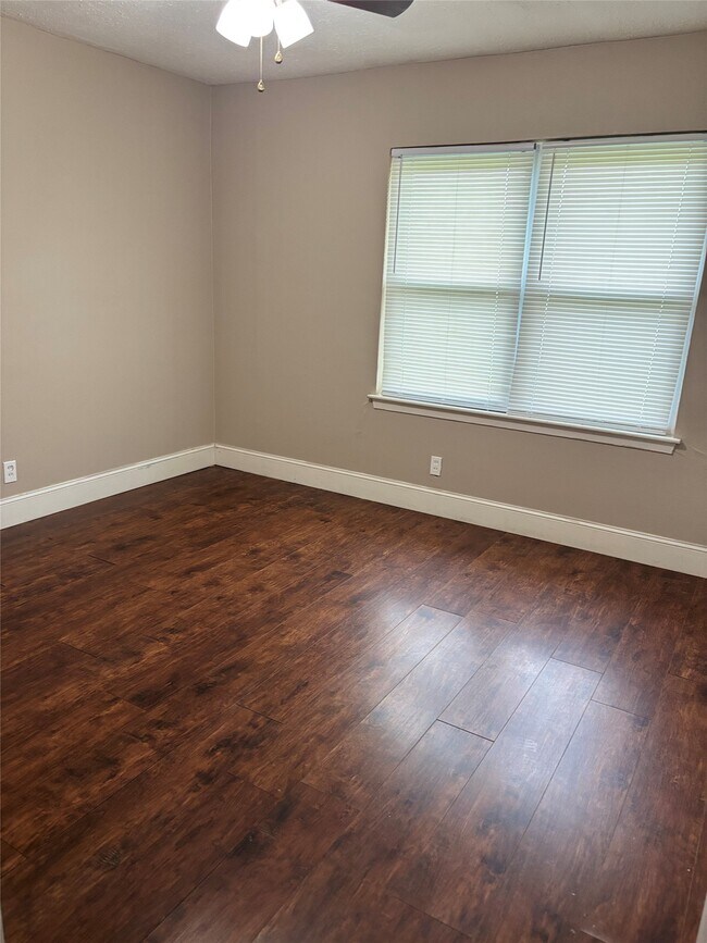 Building Photo - 5631 Groveton St