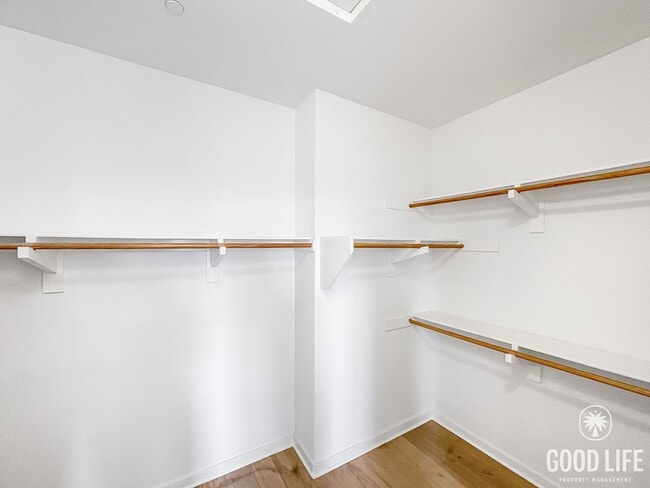 Building Photo - Great 4B/3BA House Available for Lease in ...