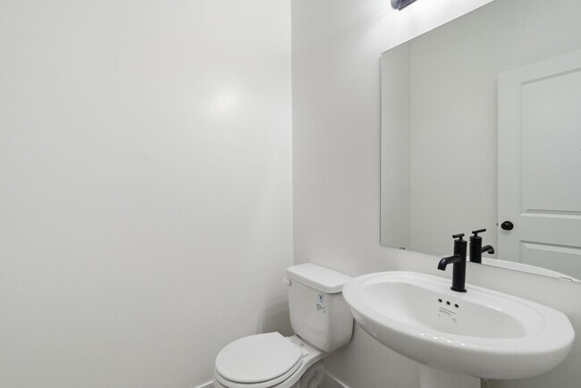 Building Photo - 5690 S Weehawken Ln