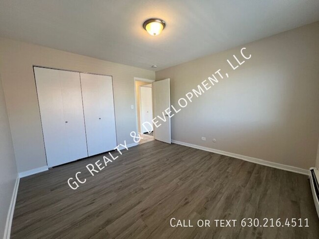 Building Photo - ***RECENTLY UPDATED NORTHBROOK CONDO / 2 B...