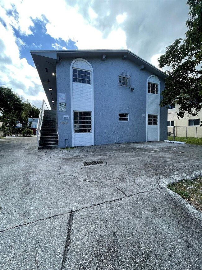 Building Photo - 552 NE 61st St