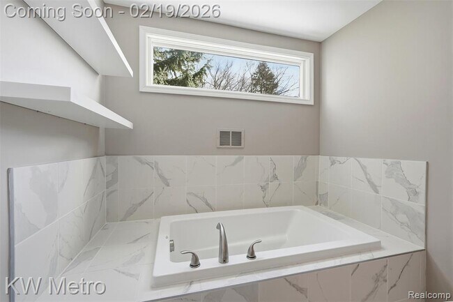 Building Photo - 4606 Strandwyck Rd