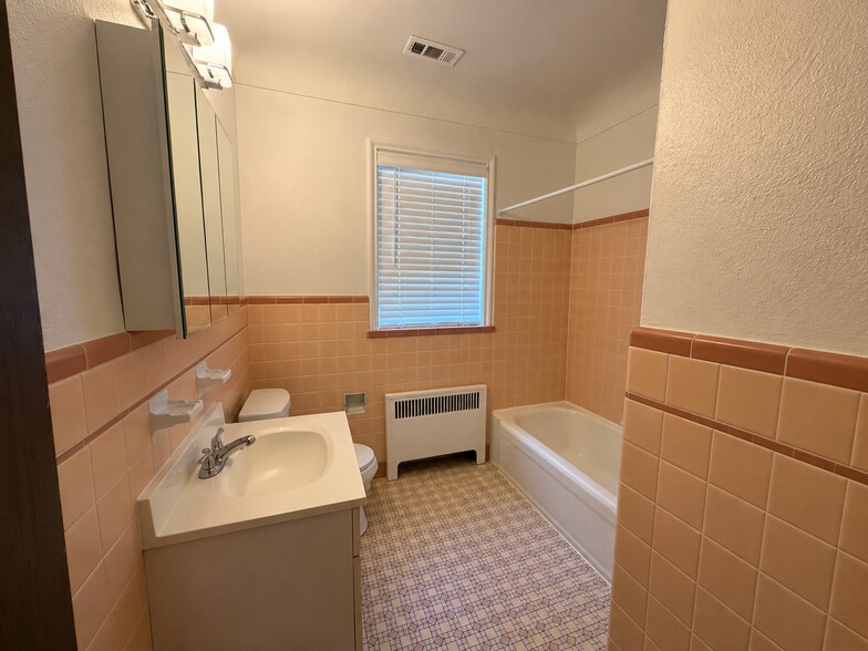 Building Photo - 7305 Pershing Ave