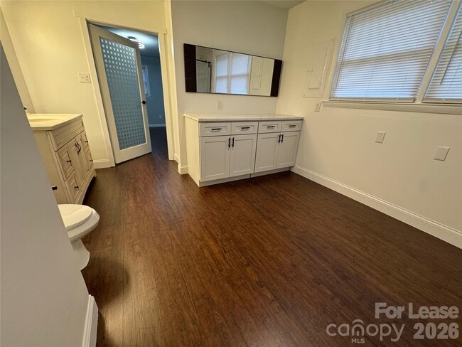 Building Photo - 4488 Giles Ave