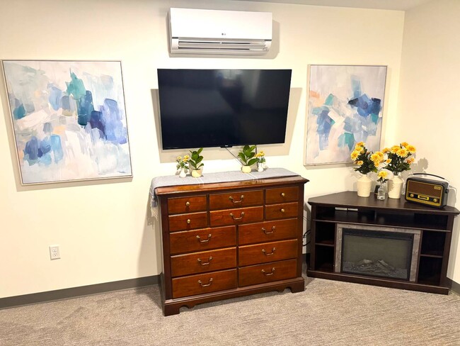 Building Photo - 480 S Salina St