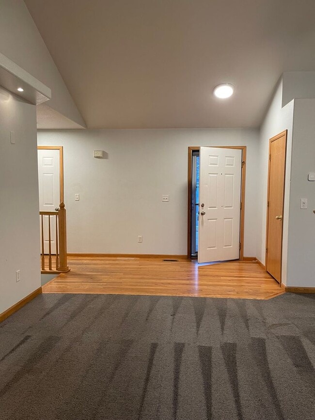 Building Photo - Spacious 4-Bedroom / 3-Bath Single Family Home in Windsor!