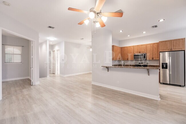 Building Photo - 12060 Lucca St