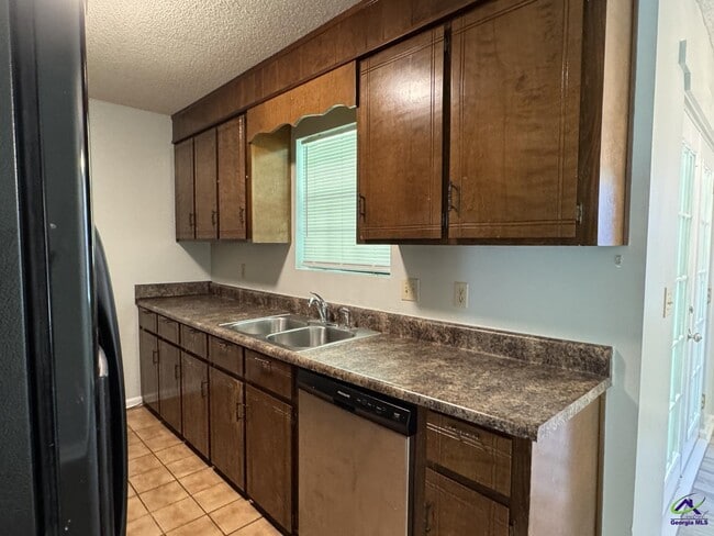 Building Photo - 120 Springwood Dr