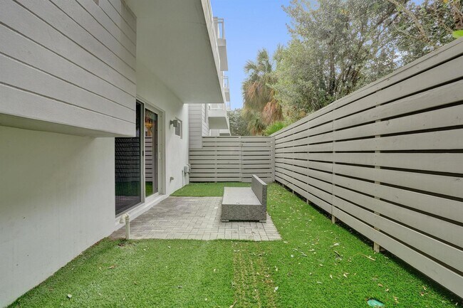 Building Photo - North Ocean Boulevard, Pompano Beach, FL 33062 - 4 BR 3.5 BA townhouse