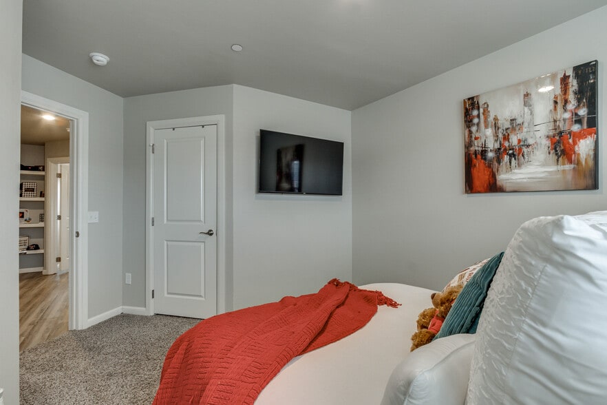 Building Photo - 2641 Cedar Tree Rd