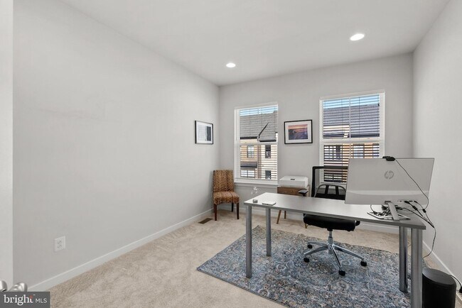 Building Photo - 6227 Almerico Pl