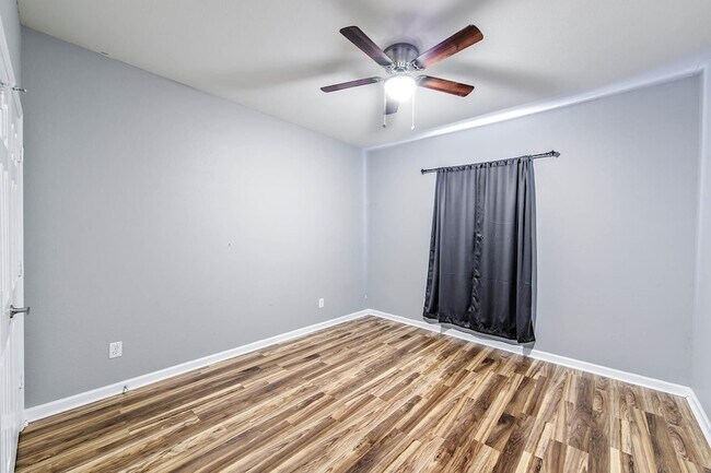Building Photo - 26286 Poplar Glen Dr