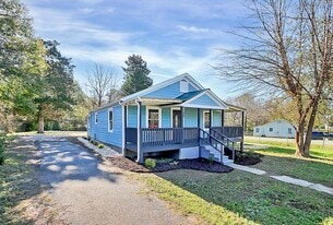 Building Photo - 209 Fairdale St