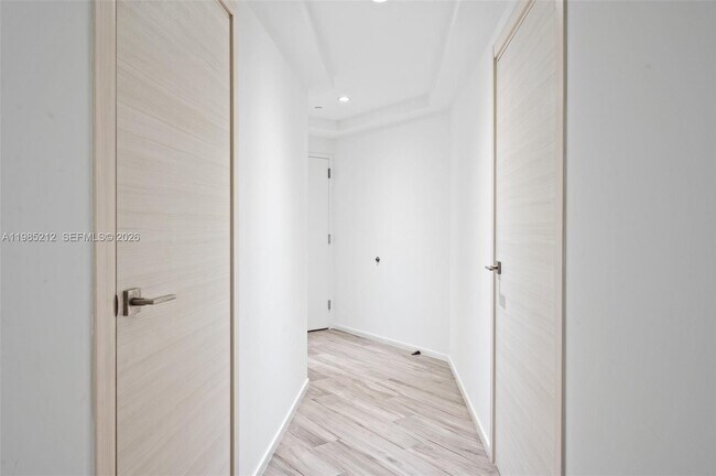 Building Photo - 801 S Miami Ave