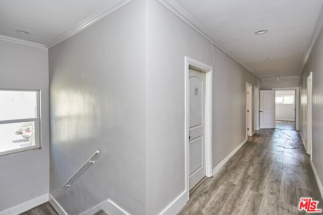 Building Photo - 2422 Venice Blvd.