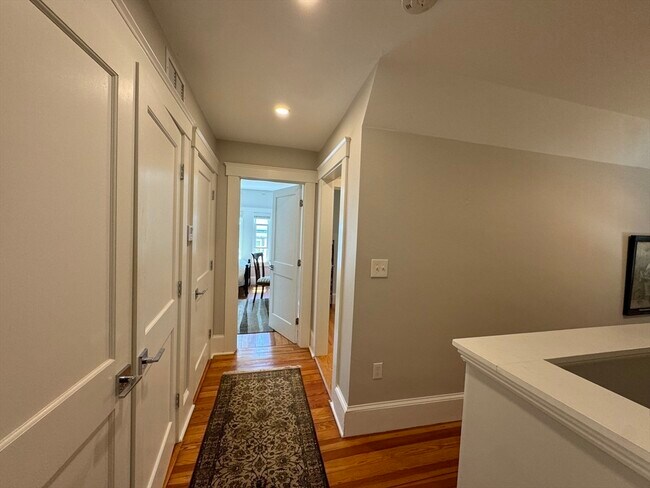 Building Photo - 32 Atherton Rd