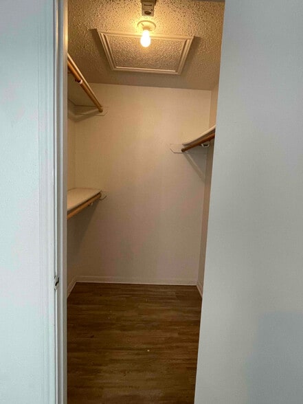 Building Photo - 205 E 22nd St