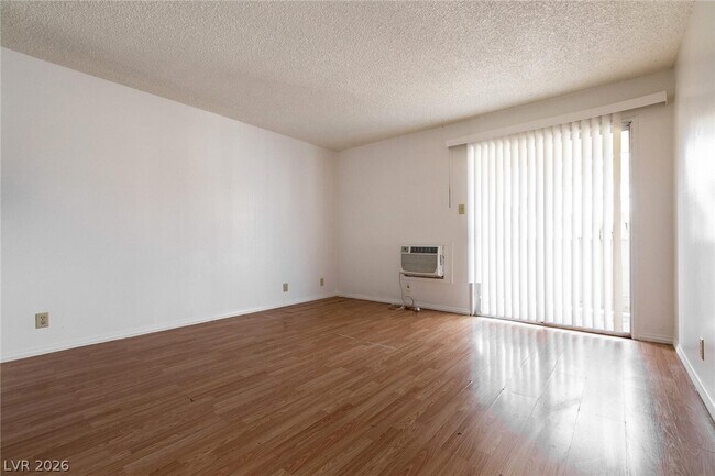 Building Photo - 5404 S Swenson St