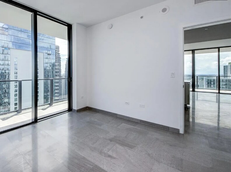 Building Photo - 68 SE 6th St