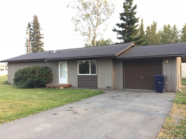 Primary Photo - 1007 S Dimond St