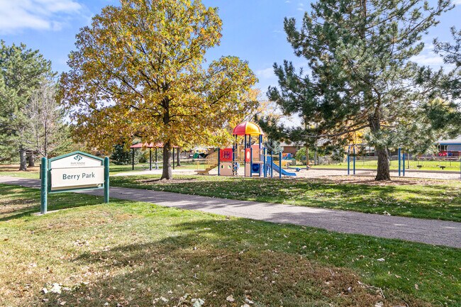 Building Photo - 3512 W Berry Dr