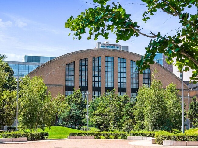 Building Photo - 929 Portland Ave