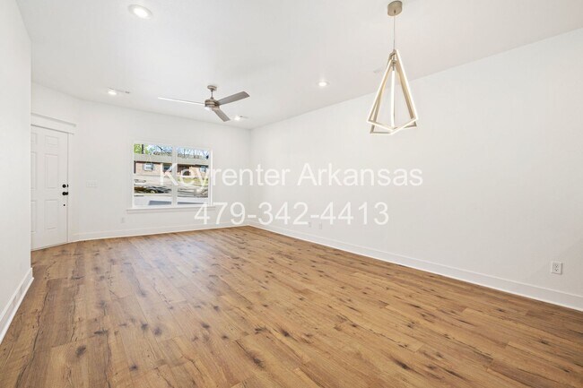 Building Photo - Brand New Duplex in Fayetteville!