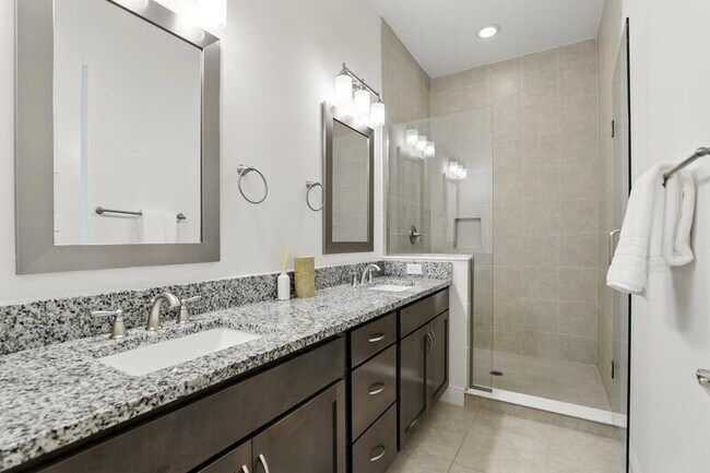 Building Photo - 9820 Bucklow Hill Dr