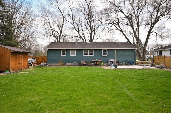 Building Photo - 23712 W Main St