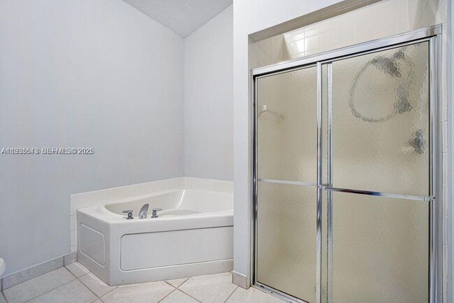 Building Photo - 2437 S Coral Trace Cir