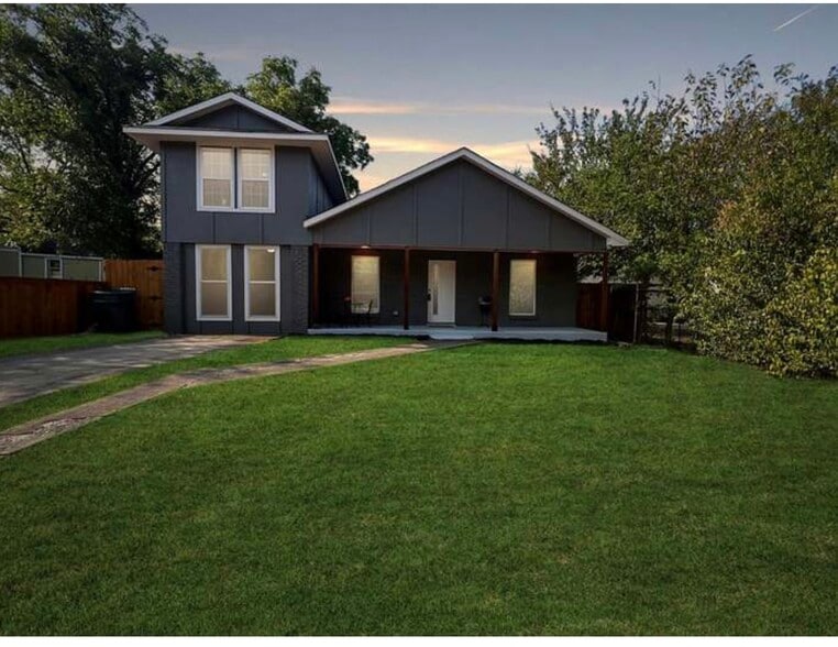 Primary Photo - 2722 Gladstone Dr
