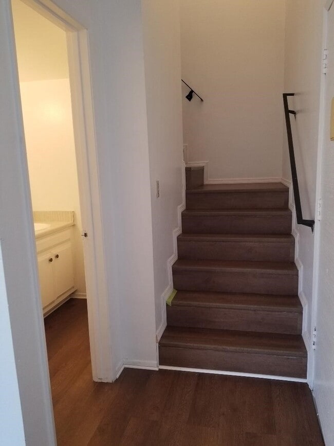 Building Photo - 2818 W 235th St