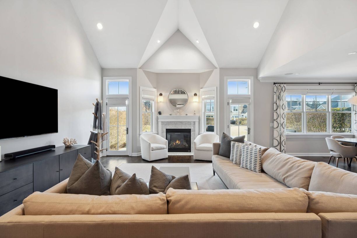 Building Photo - 1404 High Pond Ln