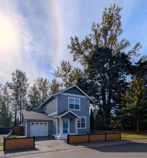 Building Photo - 200 Whispering Pine Pl