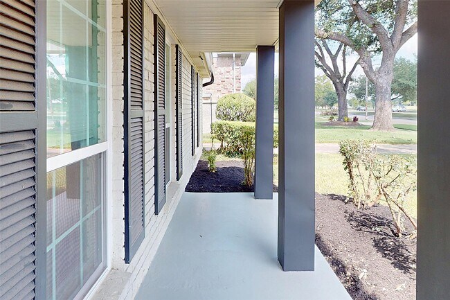 Building Photo - 5731 S Braeswood Blvd