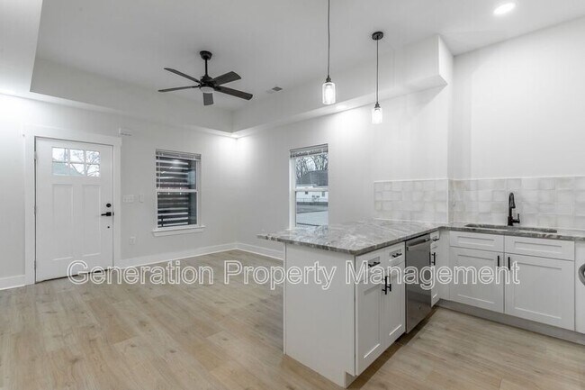 Building Photo - 1124 Garfield St