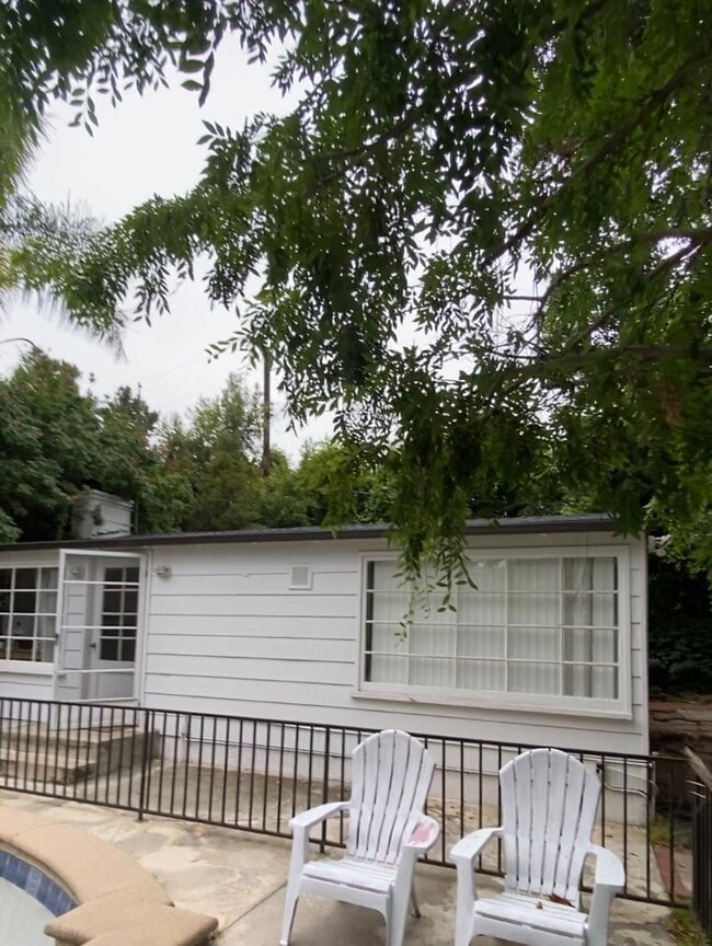Building Photo - 15700 Dickens St
