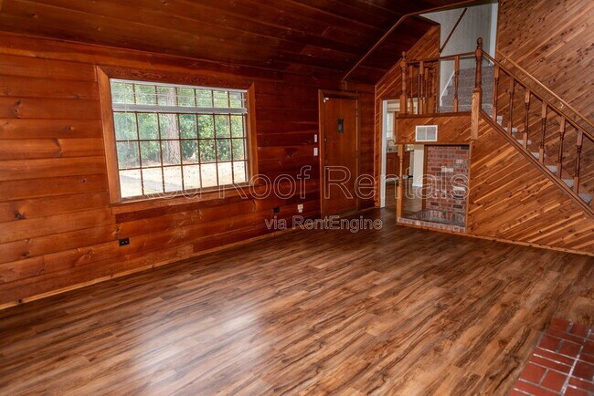 Building Photo - 9620 Maple Ave SW