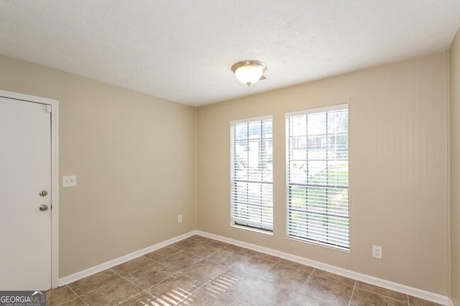 Building Photo - 8495 N Pond Dr