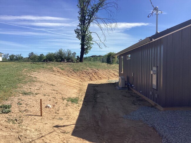 Building Photo - Newly Built Home Near Salt Creek Trail Move in Ready