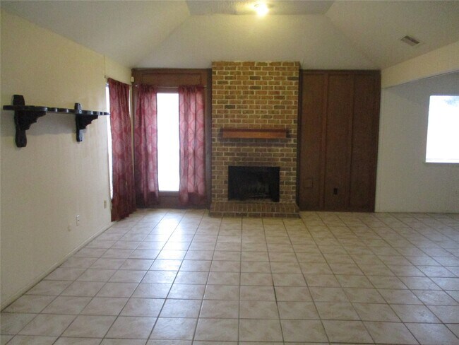 Building Photo - 10806 Lynbrook Dr