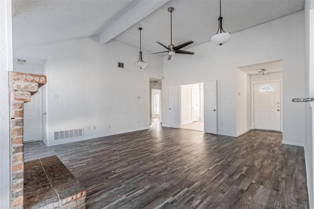 Building Photo - 2606 Hollow Bend