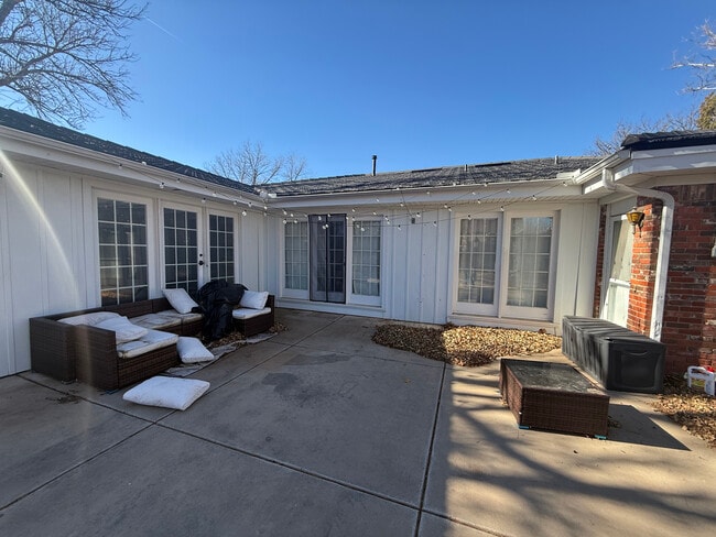 Building Photo - 3417 Sunlite St