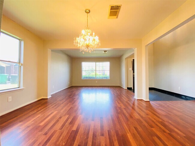 Building Photo - 11019 Cayman Mist Dr