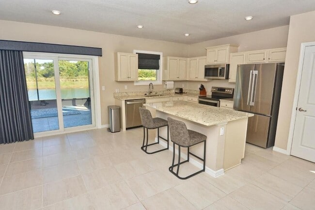 Building Photo - 3524 Carriage Pointe Cir