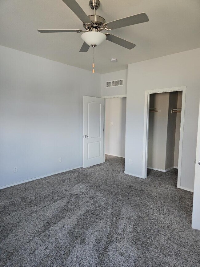 Building Photo - 1616 Volponi Dr SE