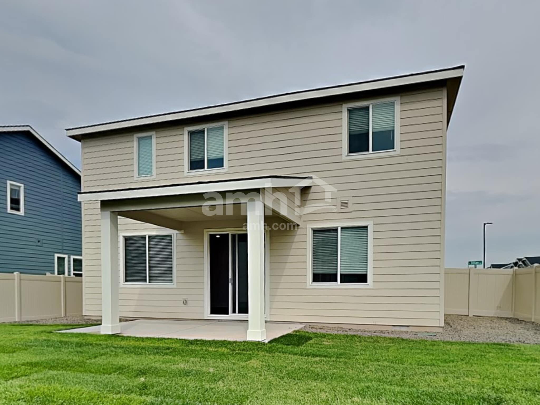 Building Photo - 1067 S Jillian Ave