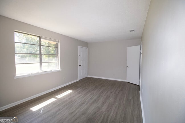 Building Photo - 217 Allenwood Dr