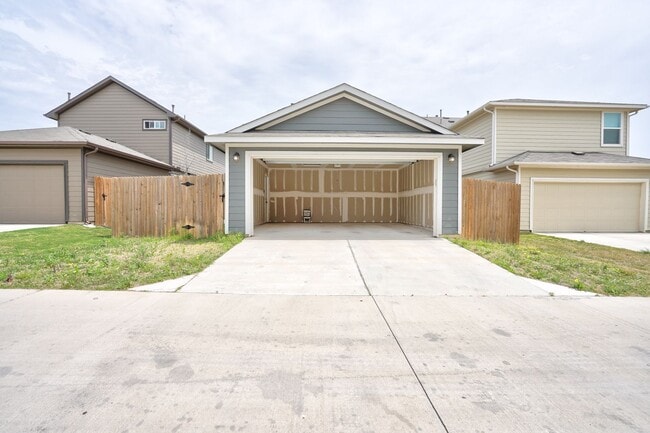 Building Photo - 10602 Tildon Ave
